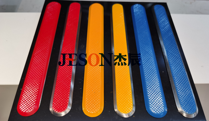 莫讓盲道成為城市盲點(diǎn)